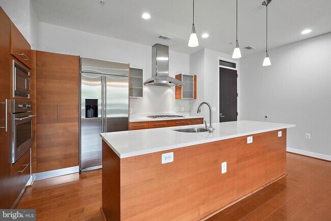 Foto del edificio - 12025 New Dominion Pkwy