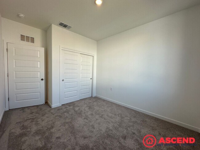 Foto del edificio - 4 Bedroom Home in Gossamer Grove!