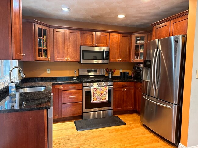 Building Photo - 60 Sylvan St