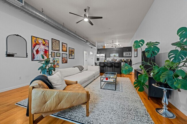 Foto del edificio - Amazing 1 Bedroom in the Heart of Lowry