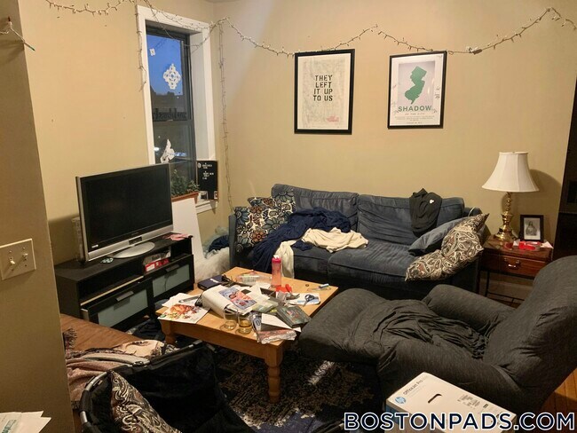 Building Photo - 17 Highgate St