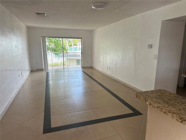 Foto del edificio - 7424 SW 82nd St