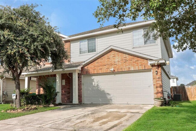 Building Photo - 21618 Falvel Lake Dr