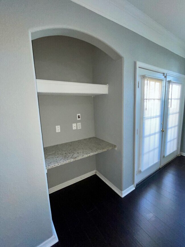 Foto del edificio - Hampton's West 1 Bed /1 Bath