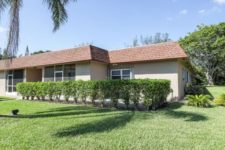 Building Photo - 1912 Palmland Dr