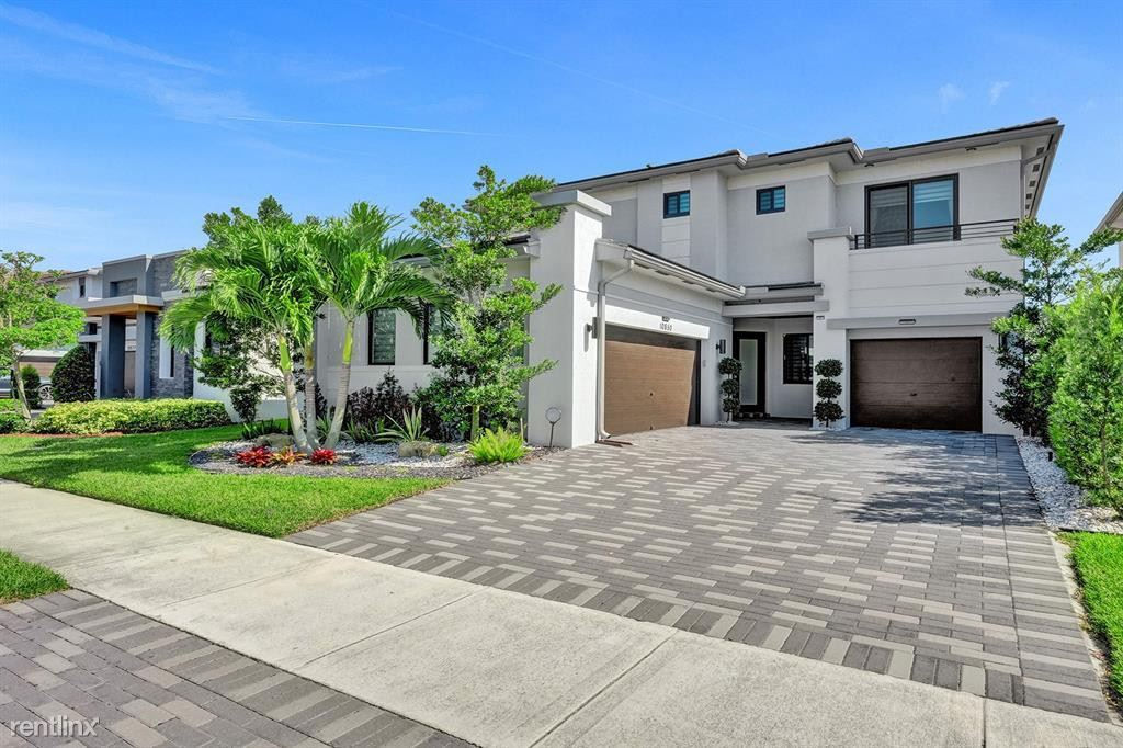 Primary Photo - 5 br, 3.5 bath House - 10850 Oceano Way