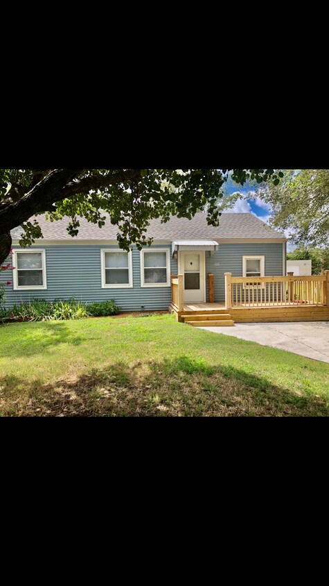 Primary Photo - 2213 S Mosley Ave