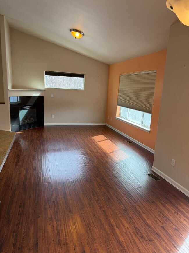 Building Photo - Eagle River - 3 BR/2 full bath with Garage