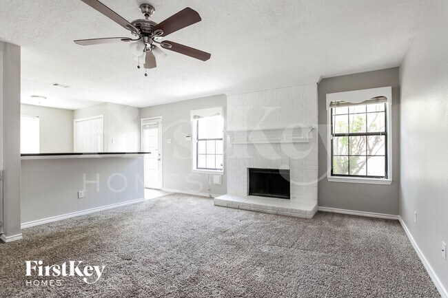 Building Photo - 13830 Purplemartin St