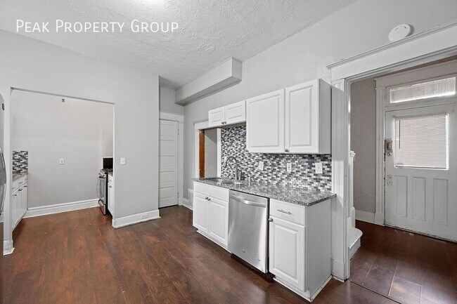 Foto del edificio - 2349 Stratford Ave