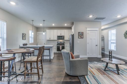 Foto del edificio - 1 br, 1 bath Apartment - 10417 S 131st Terry