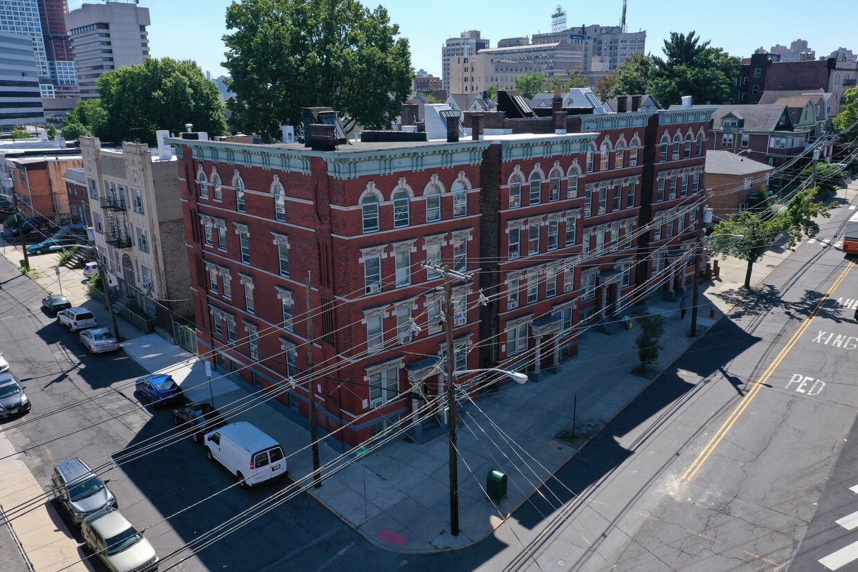 Foto principal - 88-94 Tonnele Ave