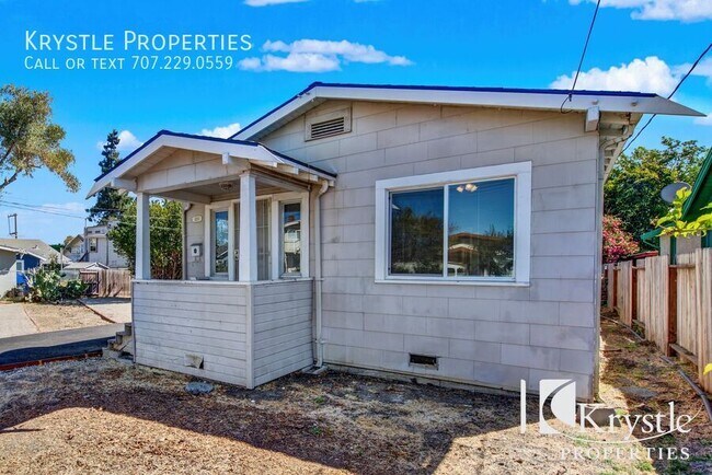Building Photo - Charming Home with Easy Commute & Utilitie...