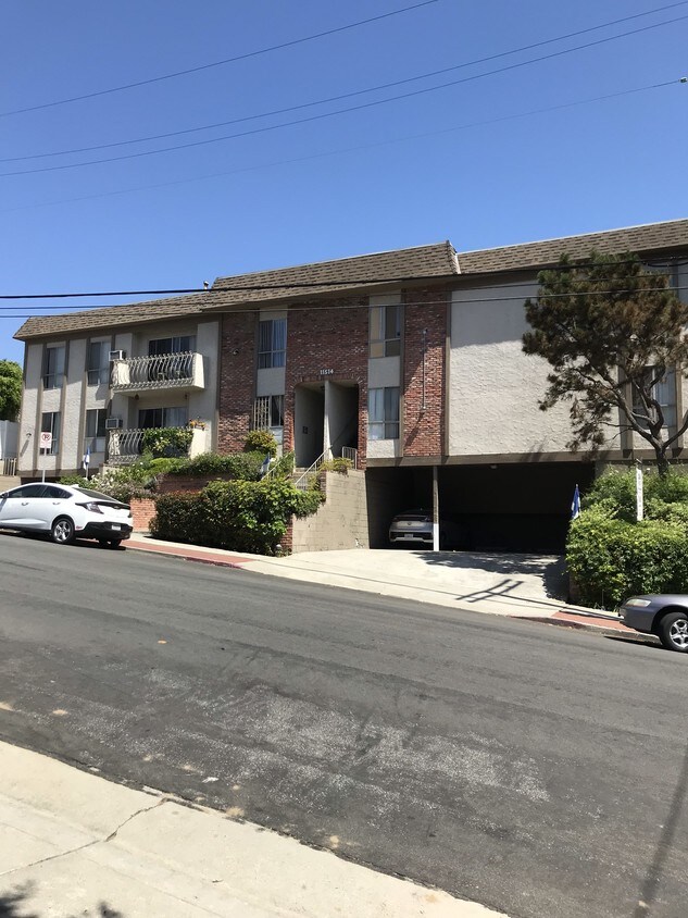 Foto principal - 11514 Rochester Ave