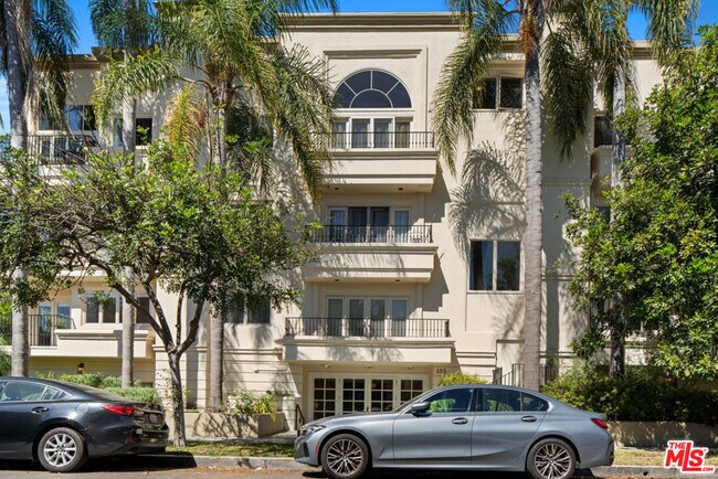 Foto del edificio - 435 Arnaz Dr