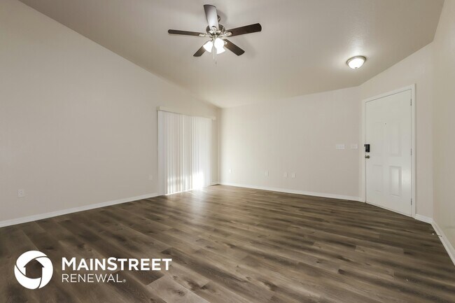 Foto del edificio - 5035 Belmont Park Ln