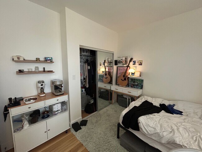 Foto del edificio - Brighton 2 Bed – Heat & Hot Water Included – No Broker Fee