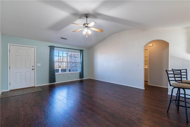 Building Photo - 5403 SW Cherry Creek Rd