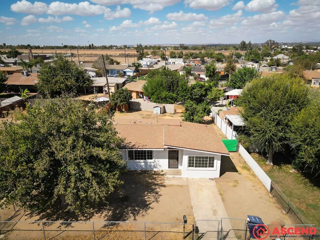 Building Photo - Cute Home MOVE IN SPECIAL In Central Baker...