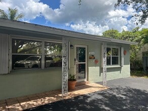 Building Photo - 824 Prosperity Farms Rd