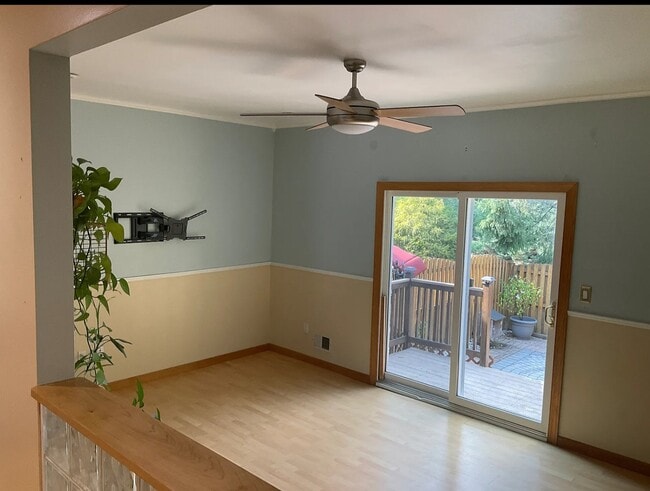 Building Photo - 42 Hemlock Dr