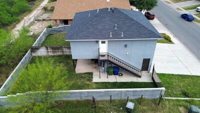 Building Photo - 214 Allen Dr