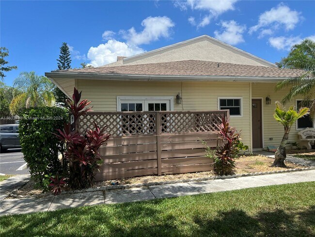 Building Photo - 4748 E Hemingway Cir