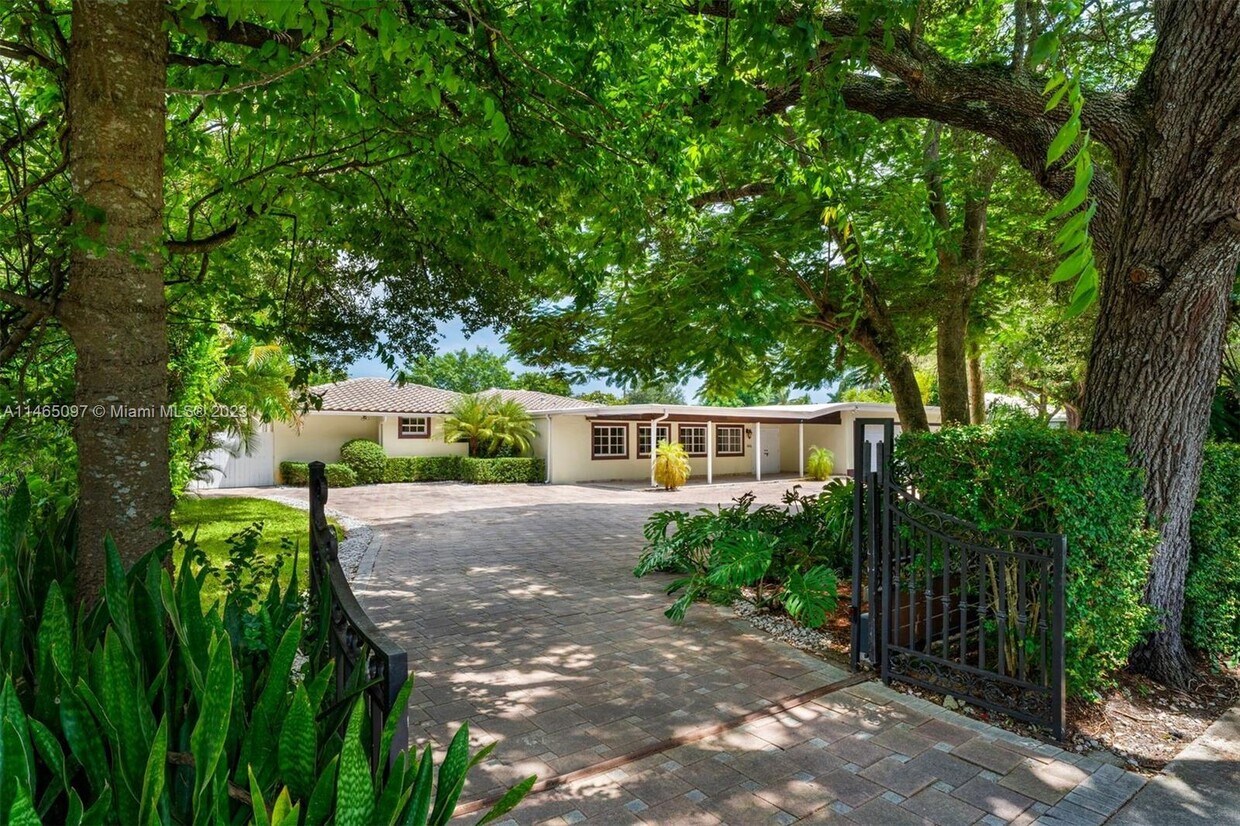 Primary Photo - 4335 SW 60th Pl