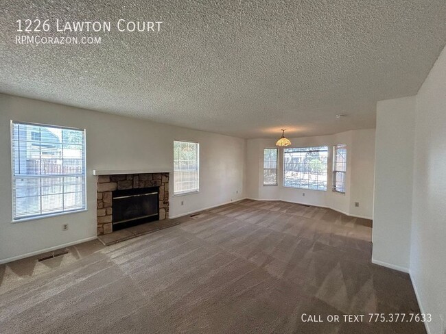 Foto del edificio - 1226 Lawton Ct