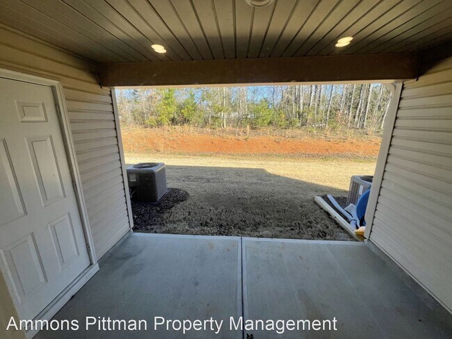 Building Photo - 2 br, 2.5 bath House - 2056 Wiggins Village