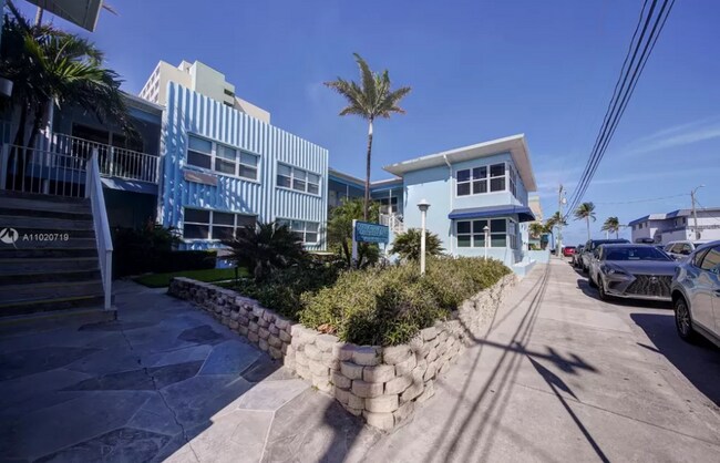 85 Steps to the Sand... - 315 Van Buren St