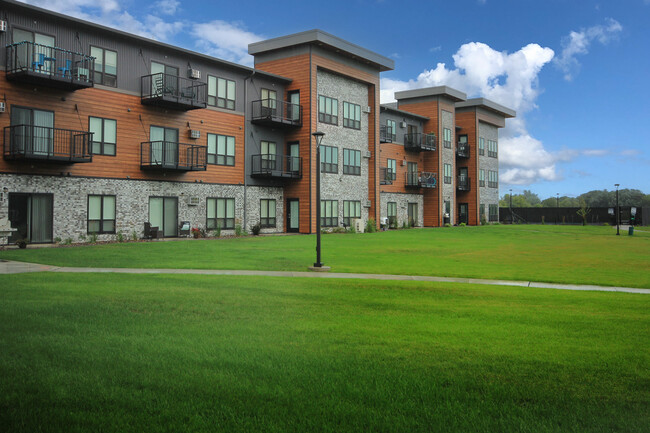 Área del patio trasero - Courtyard Apartments