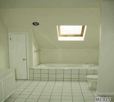 Building Photo - 56 S Country Rd