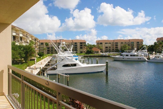 Building Photo - 2501 Marina Isle Way