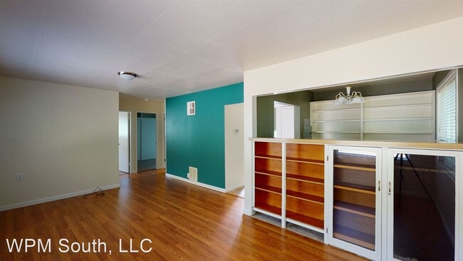 Building Photo - 2 br, 1 bath House - 17617 SE May Valley Rd