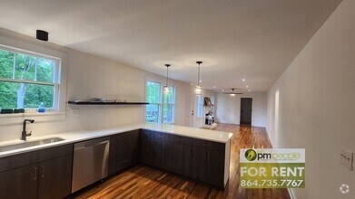 Building Photo - 113 St Lo Cir