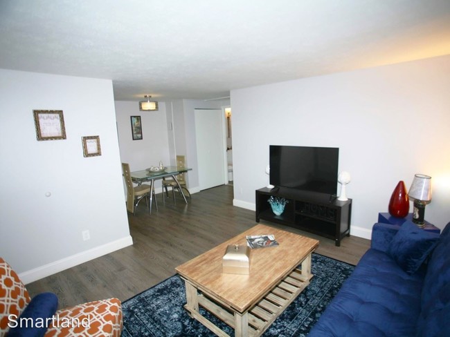 Foto del edificio - 14901 Turney Rd