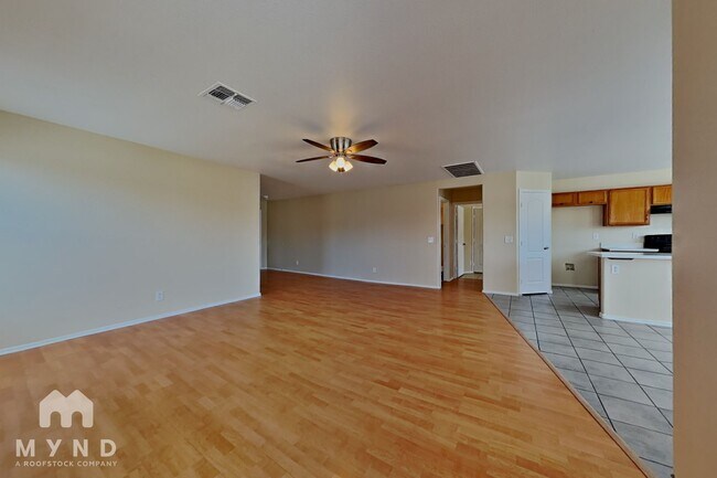 Foto del edificio - 4701 N 92nd Dr