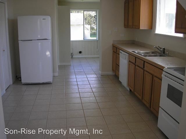 Foto del edificio - 3 br, 1.5 bath House - 1374 Mitchell Ave