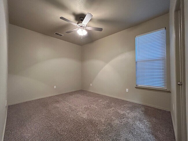 Foto del edificio - **SHORT TERM LEASE ONLY** (Until the end o...