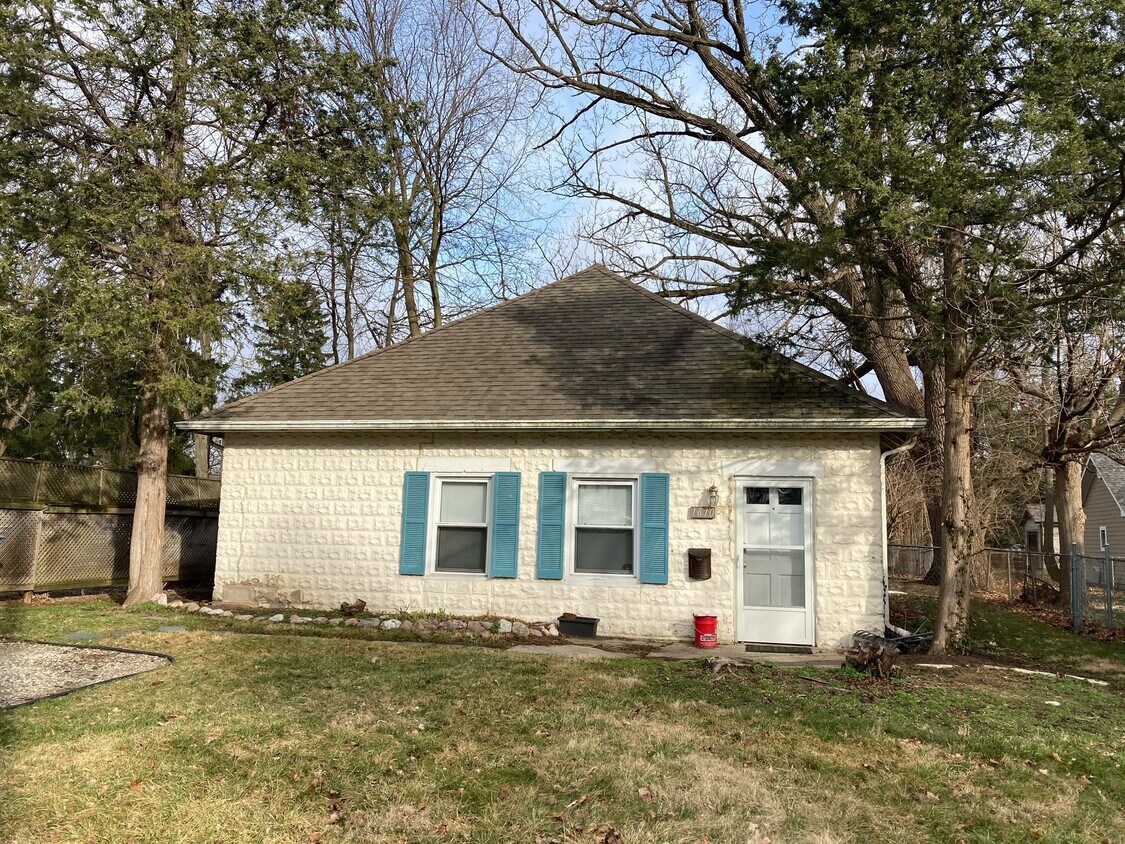 1610 Pontiac Trail, Ann Arbor, MI 48105 House Rental in Ann Arbor, MI