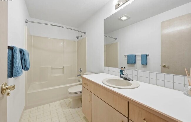 Foto del edificio - READY FOR MOVE IN NOW