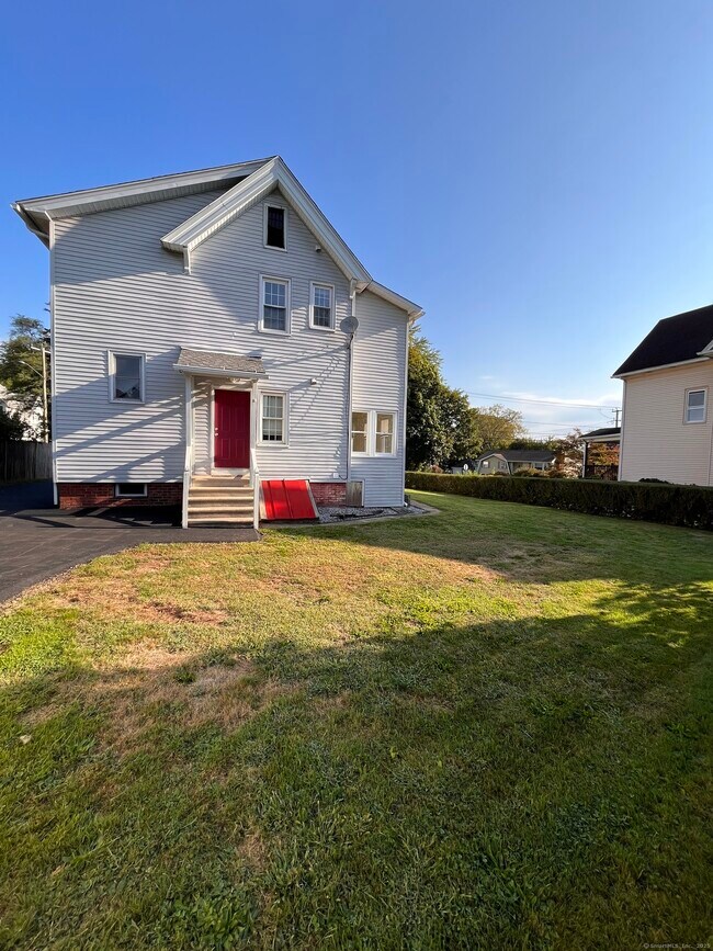 Foto del edificio - 702 Farmington Ave