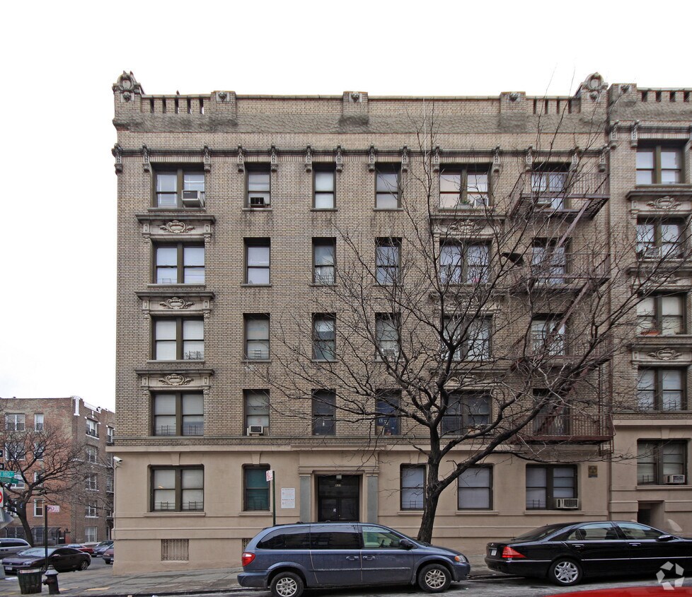 Building Photo - 823-825 W 180th St