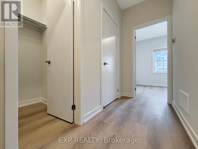 Building Photo - 10 Honey Milk Ln