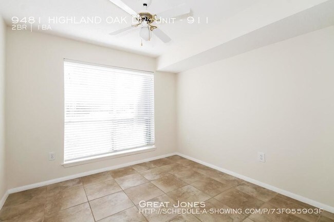 Building Photo - 9481 Highland Oak Dr