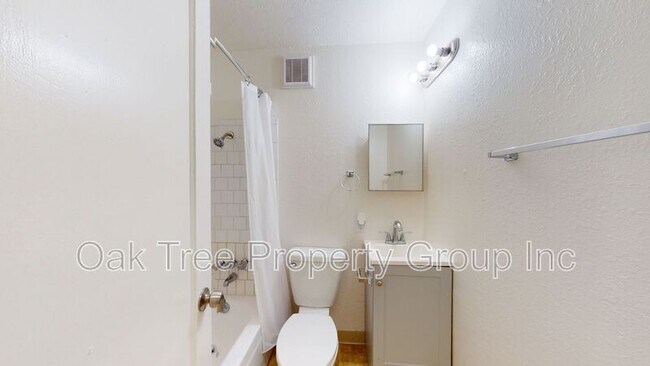 Foto del edificio - 144 Grand Ave