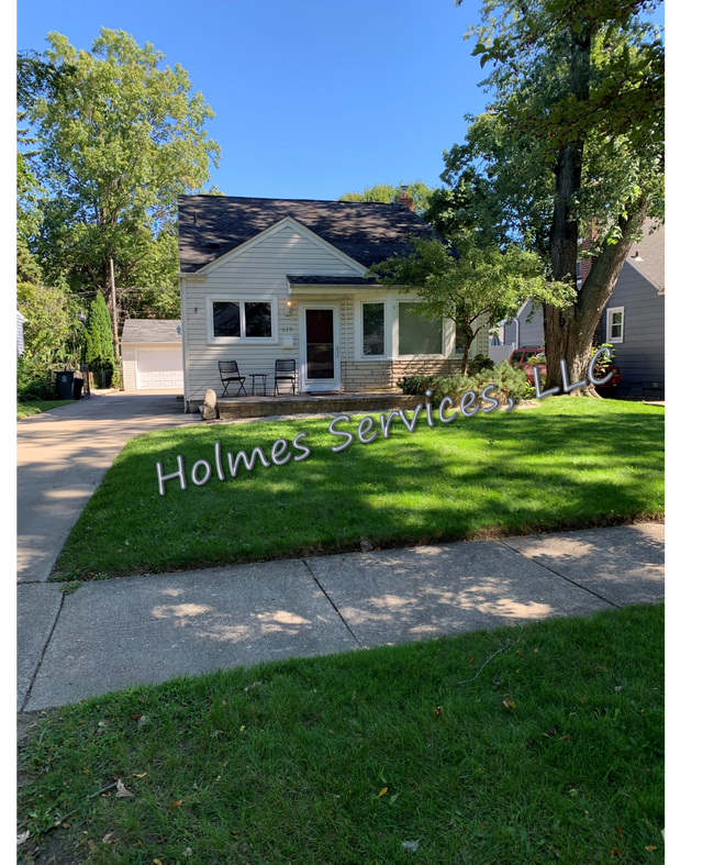 Apartments near 619 S Gainsborough Ave