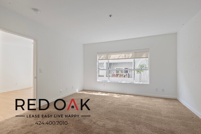 Foto del edificio - 939 1/3 Palm Ave-305