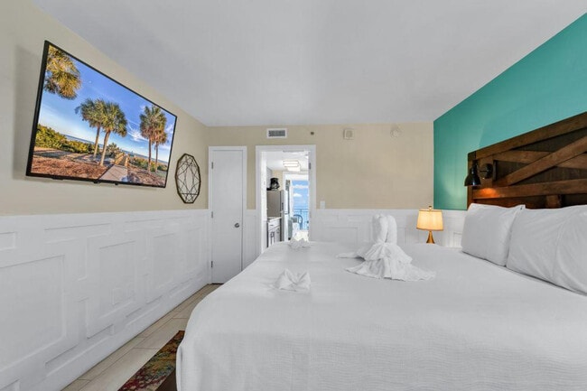 Building Photo - 1708 N Ocean Blvd